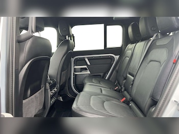 Used Land Rover Defender 2022 for sale - 76460604: Photo