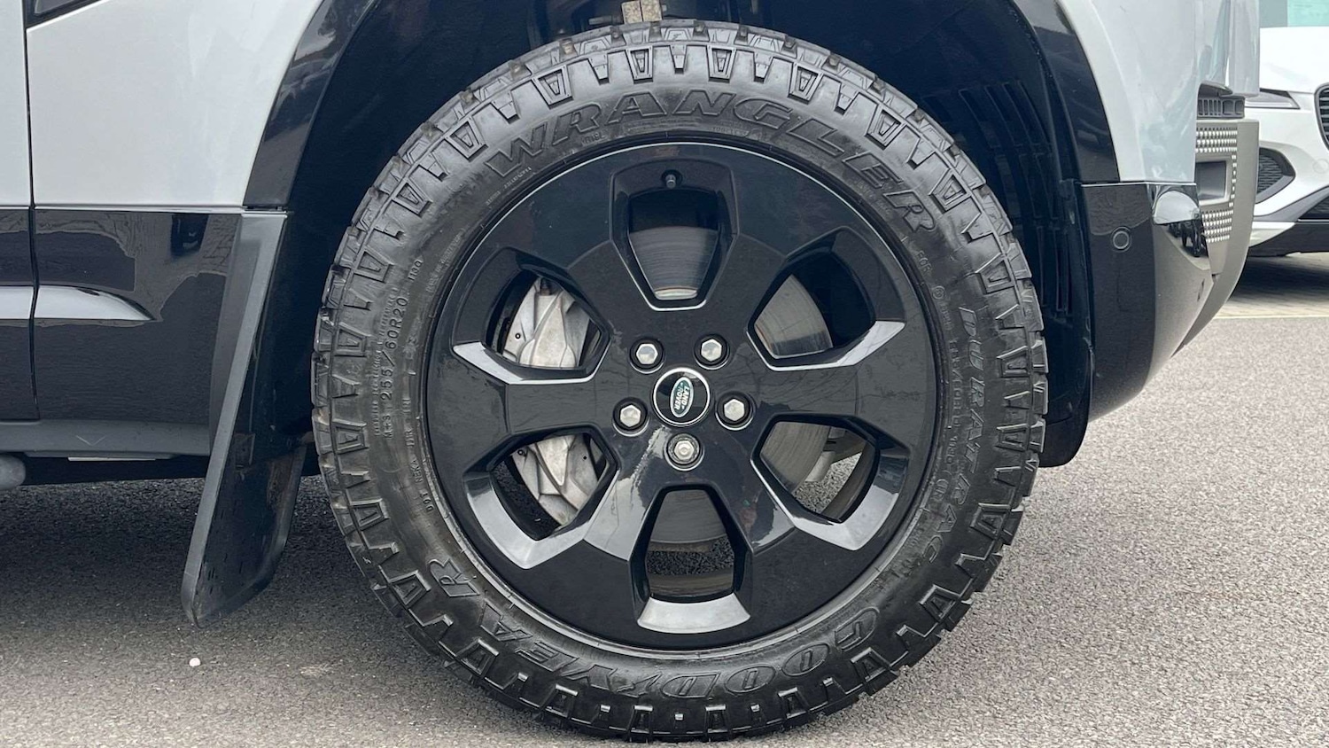 Used Land Rover Defender 2022 for sale - 76460604: Photo 8