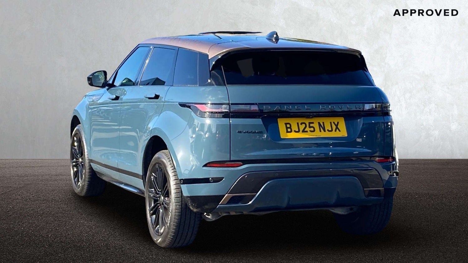 Used Land Rover Range Rover Evoque 2025 for sale - 76460224: Photo 2