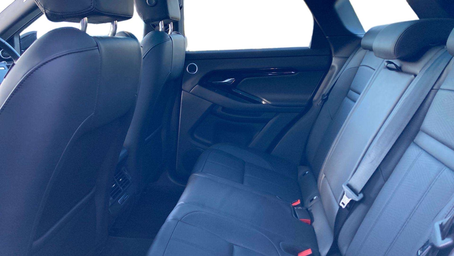 Used Land Rover Range Rover Evoque 2025 for sale - 76460224: Photo 4