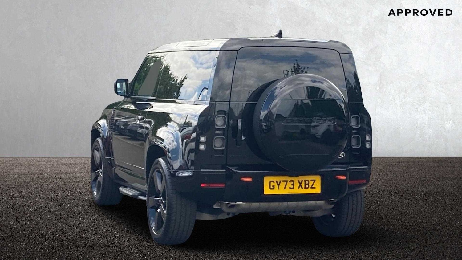 Used Land Rover Defender 2023 for sale - 76648921: Photo 2