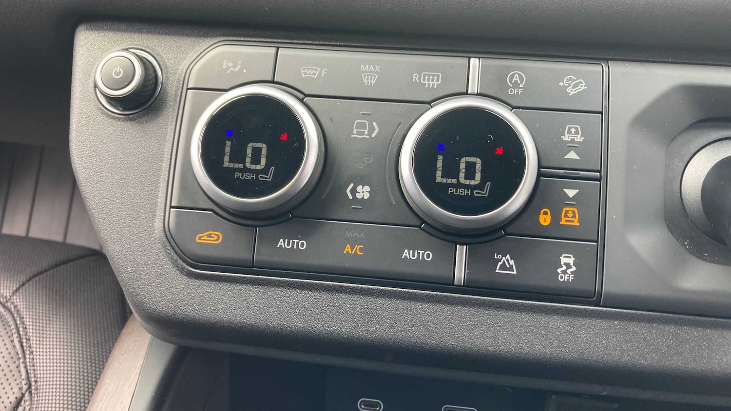 Used Land Rover Defender 2023 for sale - 76648921: Photo 22