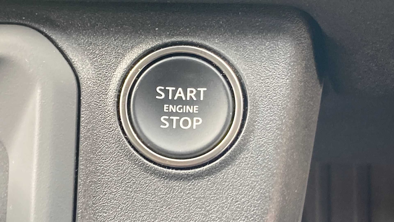 Used Land Rover Defender 2023 for sale - 76648921: Photo 32