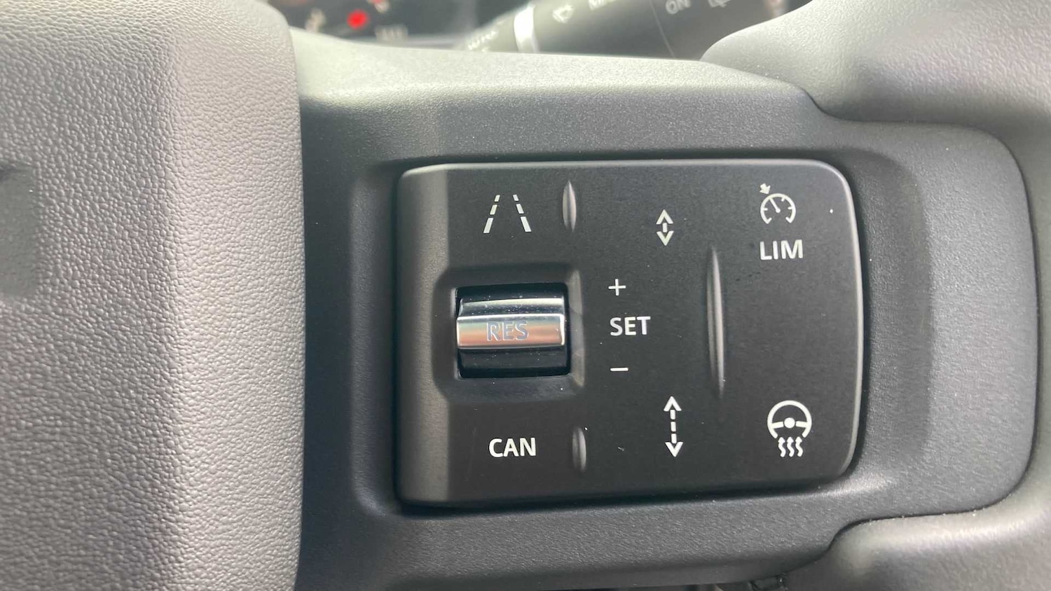 Used Land Rover Defender 2023 for sale - 76648921: Photo 35