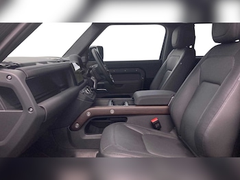 Used Land Rover Defender 2023 for sale - 76648921: Photo