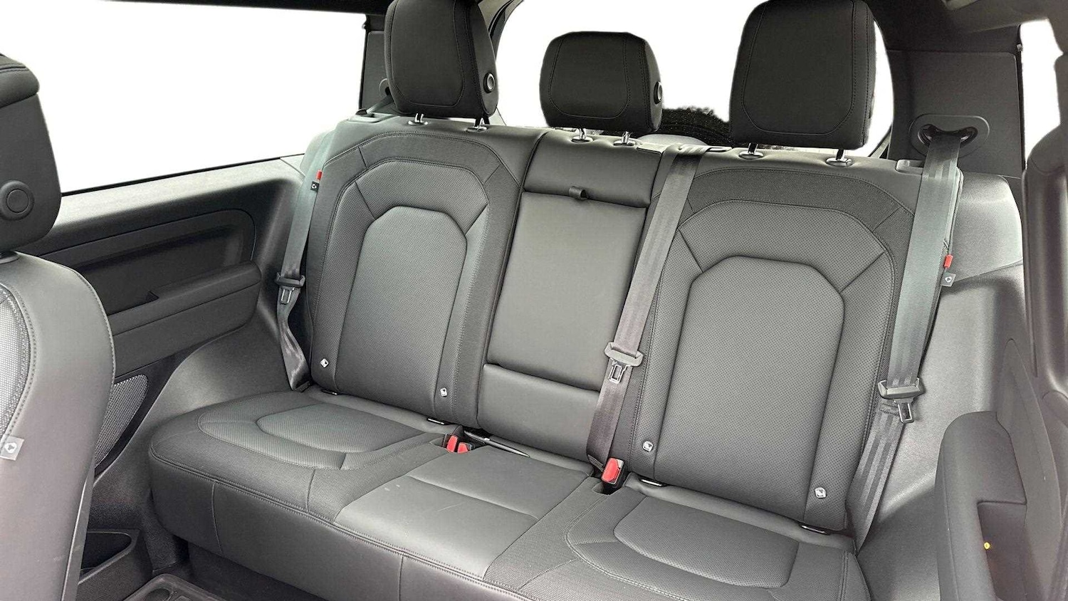 Used Land Rover Defender 2023 for sale - 76648921: Photo 4