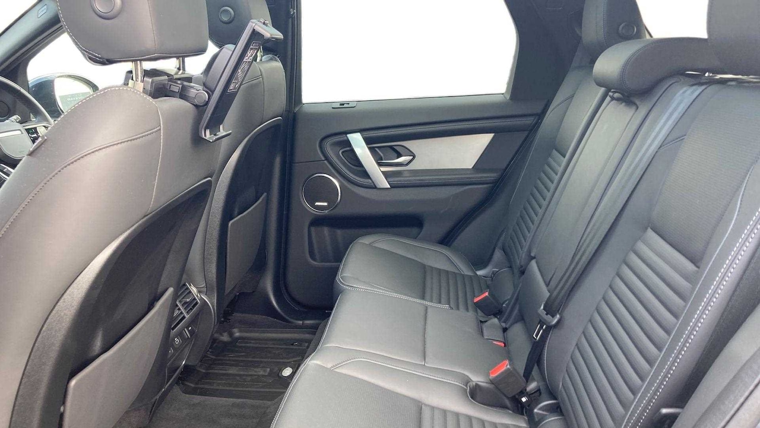 Used Land Rover Discovery Sport 2024 for sale - 76460041: Photo 4