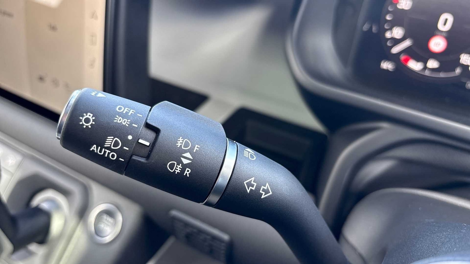 Used Land Rover Defender 2024 for sale - 76460614: Photo 17