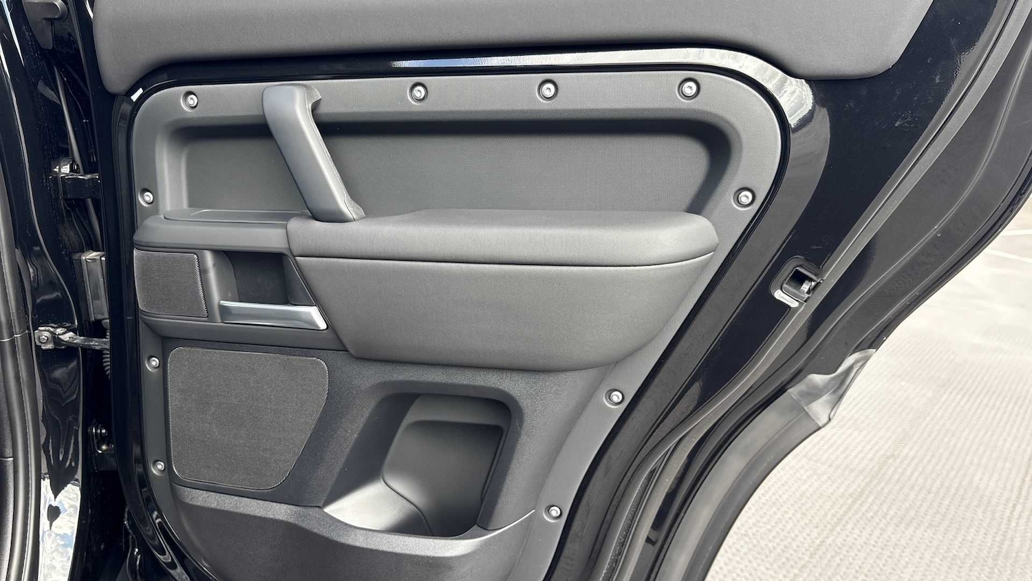 Used Land Rover Defender 2024 for sale - 76460614: Photo 19