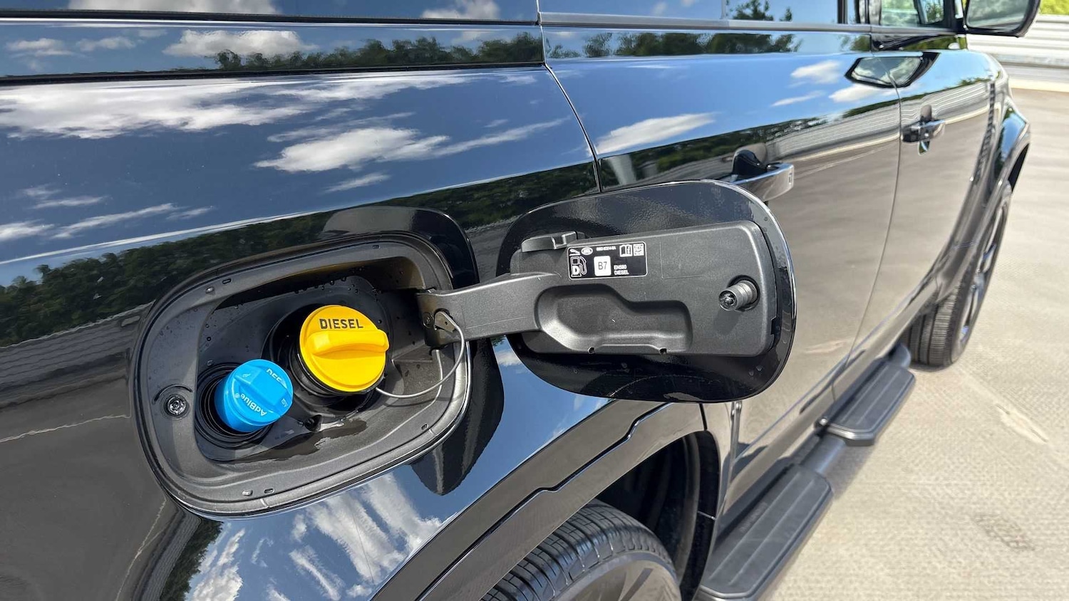 Used Land Rover Defender 2024 for sale - 76460614: Photo 29