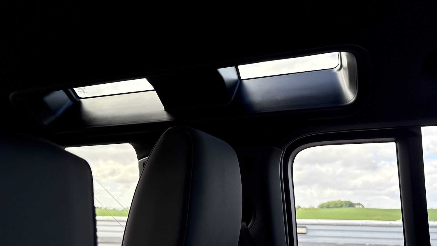 Used Land Rover Defender 2024 for sale - 76460614: Photo 9