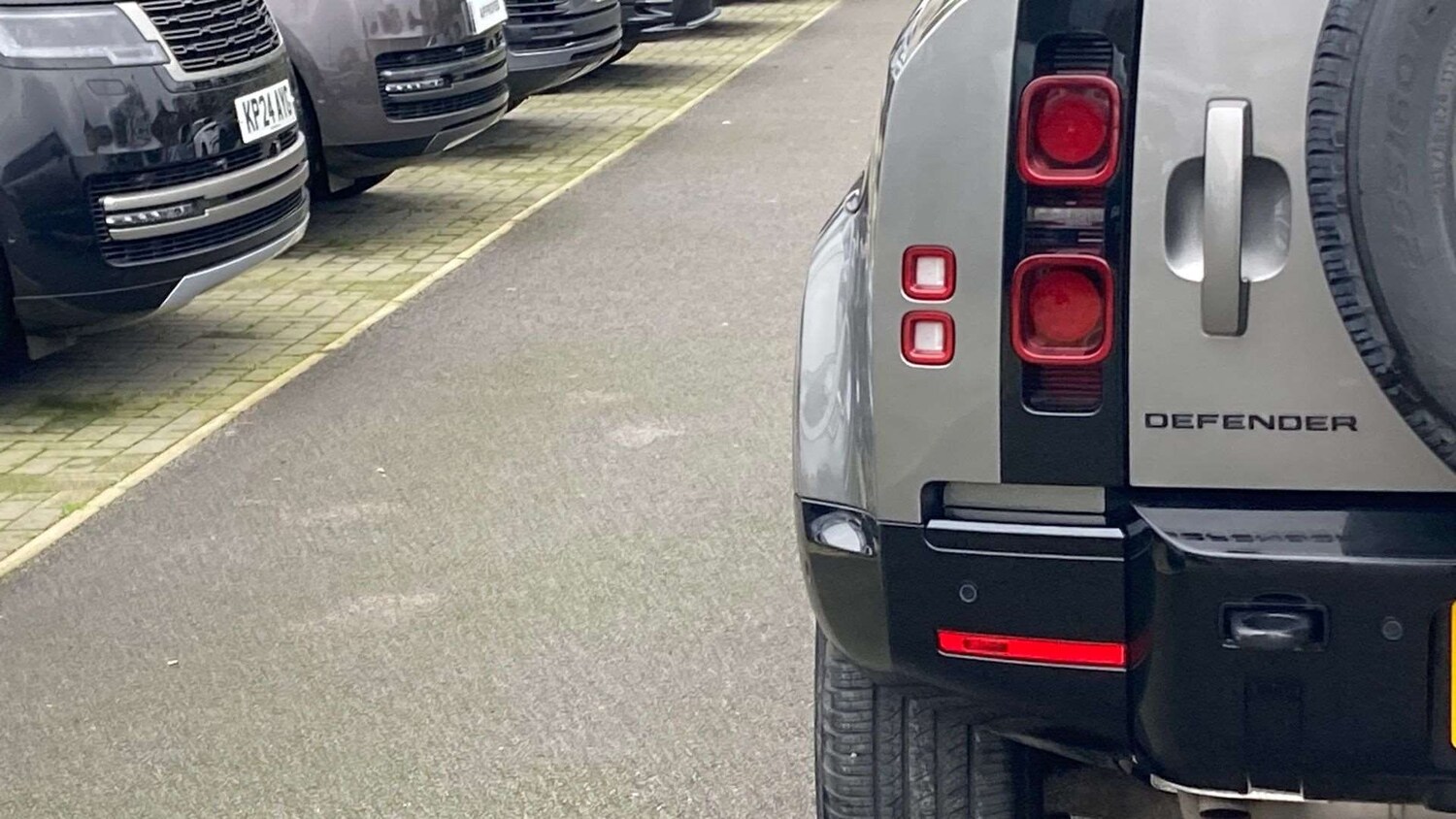 Used Land Rover Defender 2024 for sale - 77389873: Photo 26