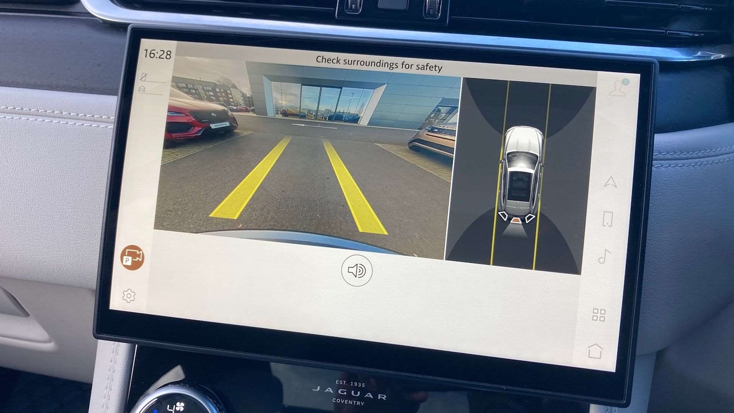 Used Jaguar F-Pace 2023 for sale - 77740832: Photo 12