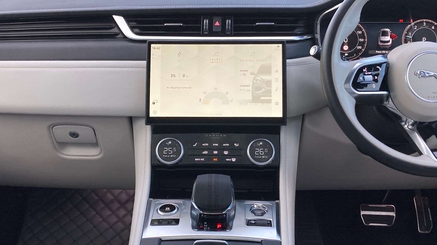 Used Jaguar F-Pace 2023 for sale - 77740832: Photo 14