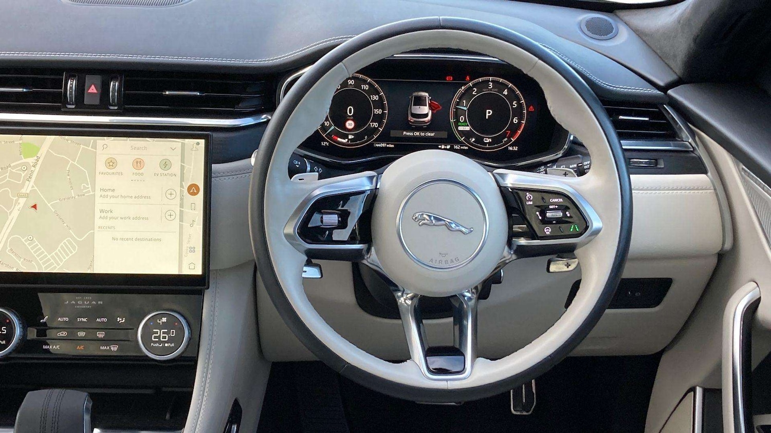 Used Jaguar F-Pace 2023 for sale - 77740832: Photo 15