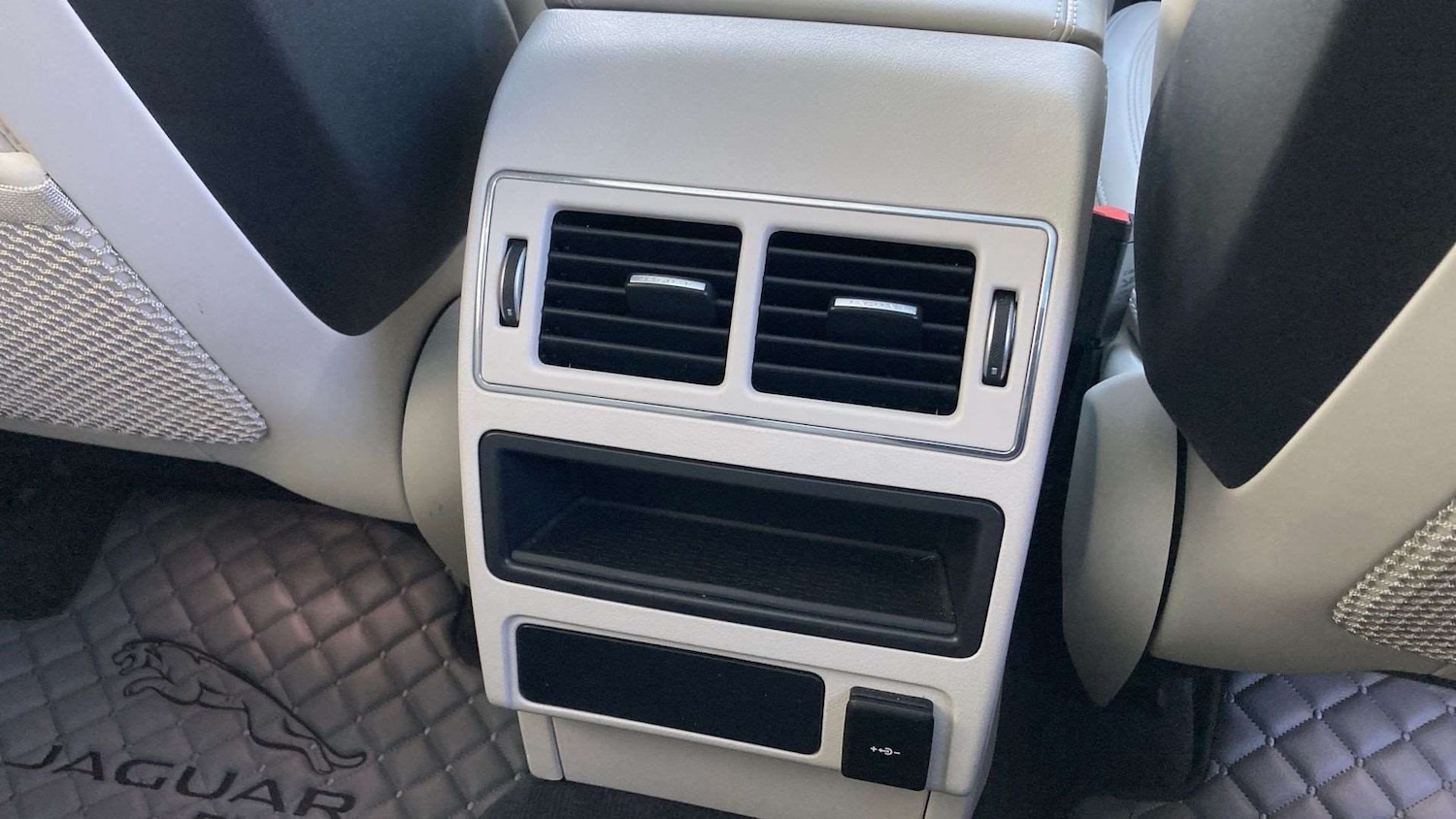 Used Jaguar F-Pace 2023 for sale - 77740832: Photo 18