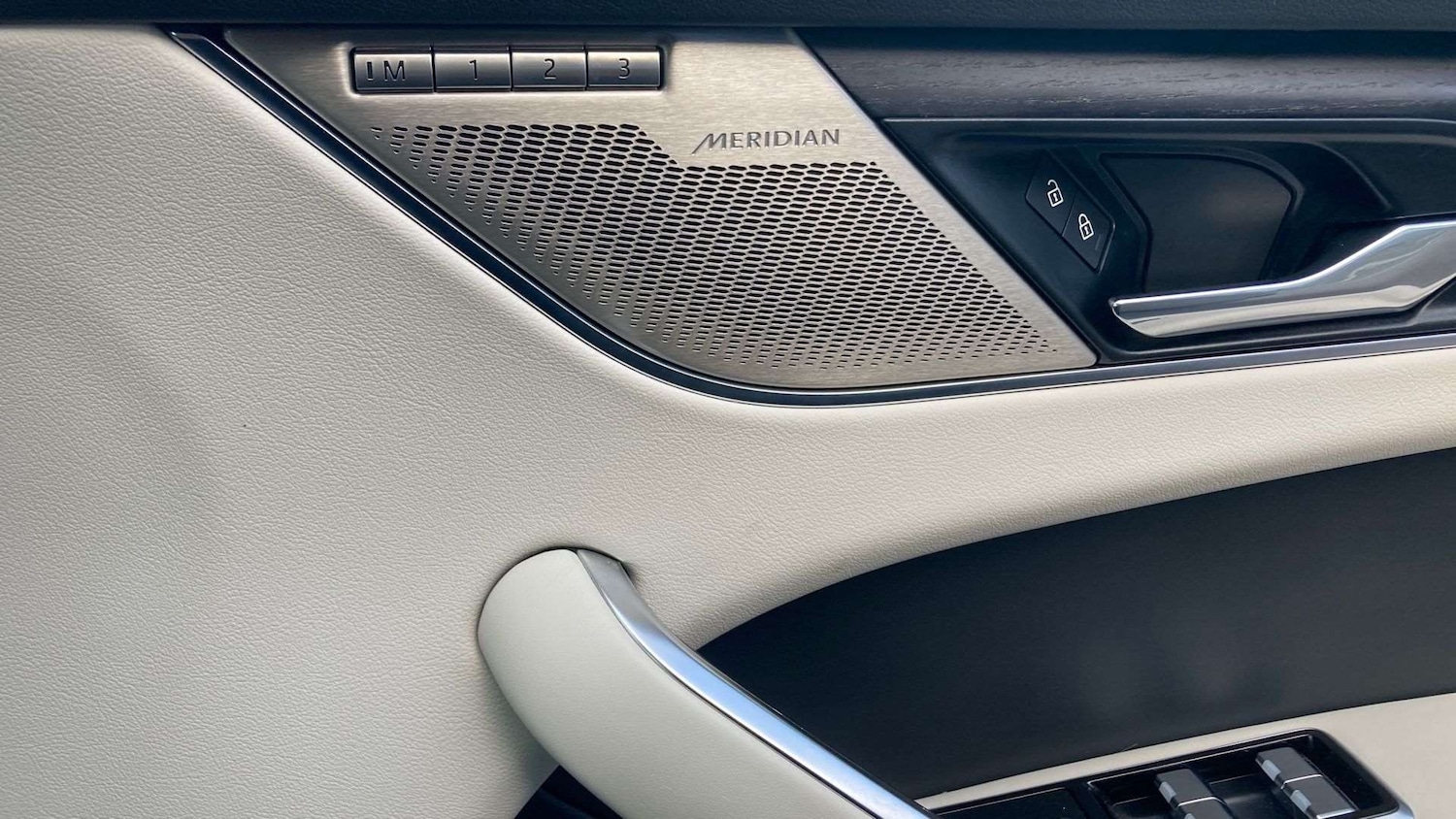 Used Jaguar F-Pace 2023 for sale - 77740832: Photo 30