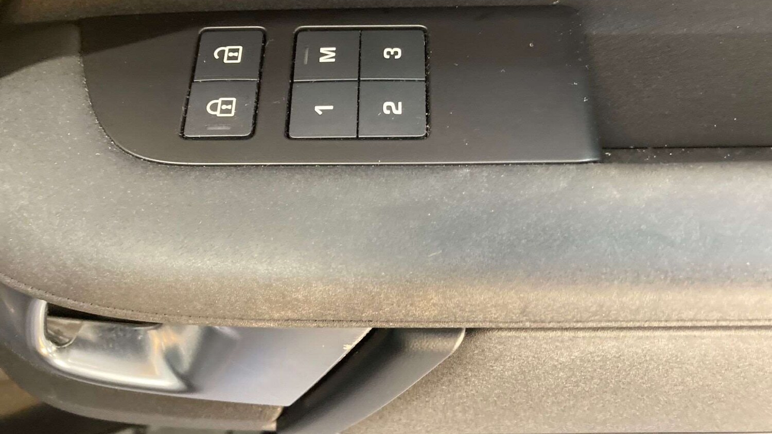 Used Land Rover Discovery 2023 for sale - 77842466: Photo 25