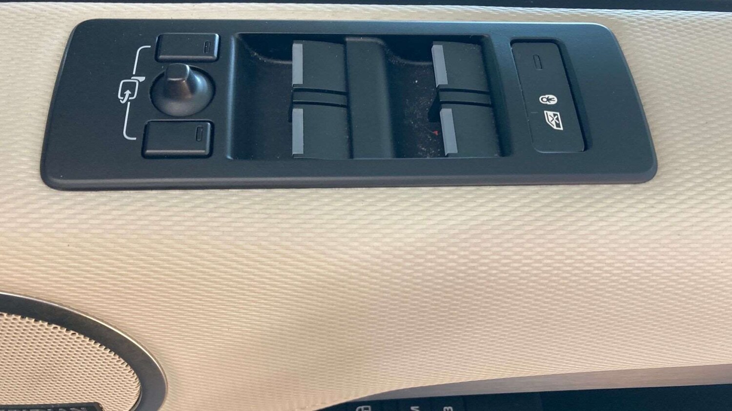 Used Land Rover Discovery 2023 for sale - 77842466: Photo 30