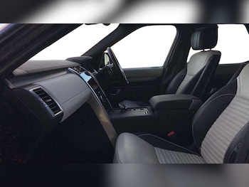 Used Land Rover Discovery 2023 for sale - 77842466: Photo