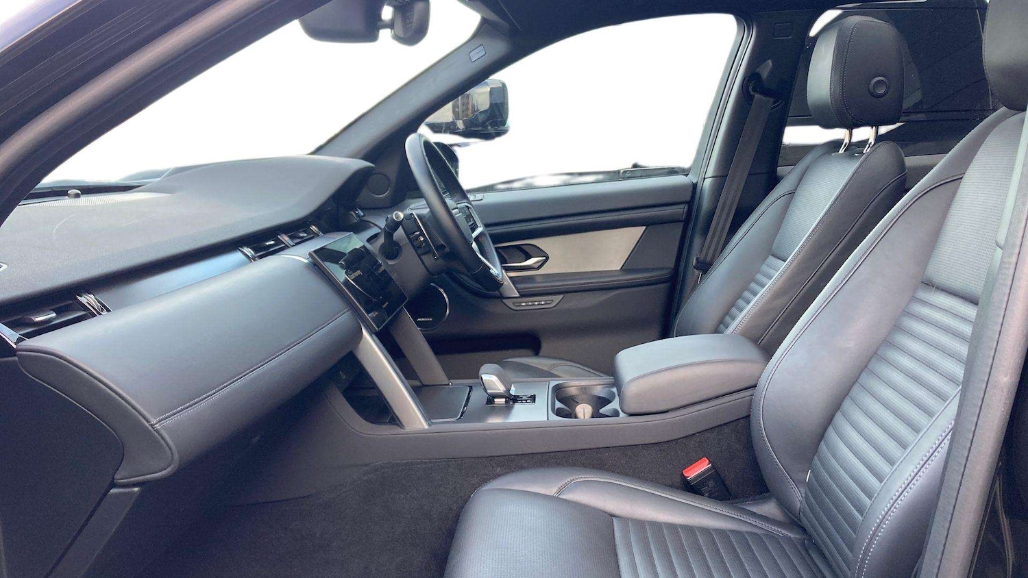 Used Land Rover Discovery Sport 2024 for sale - 76827652: Photo 3