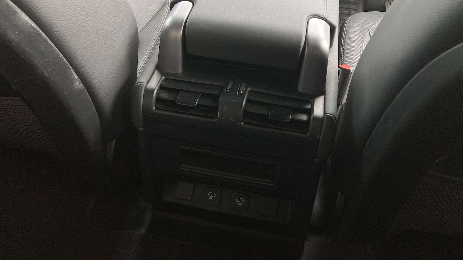 Used Land Rover Defender 2022 for sale - 76459927: Photo 18