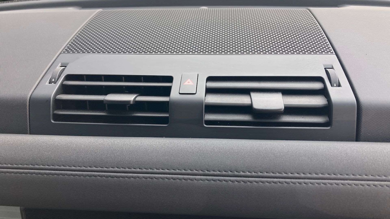 Used Land Rover Defender 2022 for sale - 76459927: Photo 27