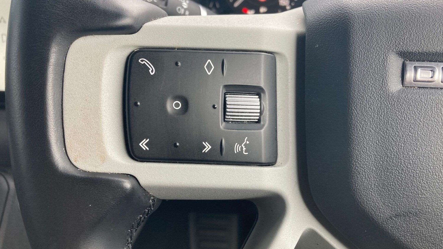 Used Land Rover Defender 2022 for sale - 76459927: Photo 29