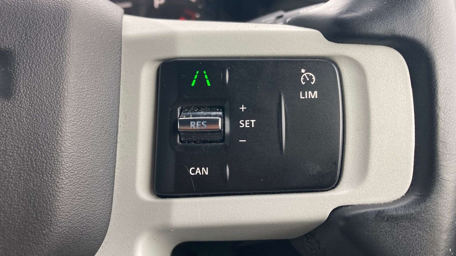 Used Land Rover Defender 2022 for sale - 76459927: Photo 30