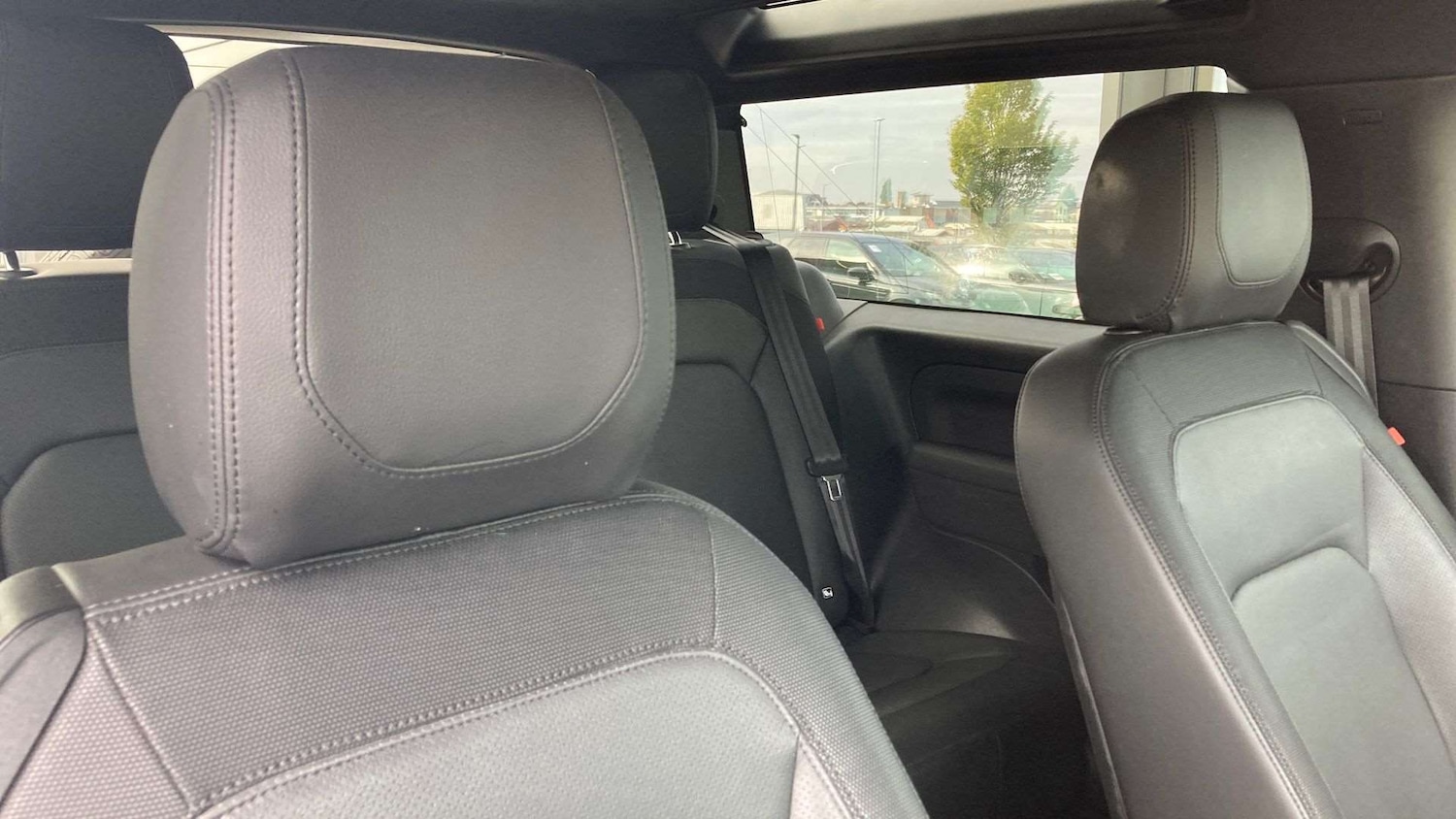 Used Land Rover Defender 2022 for sale - 76459927: Photo 32