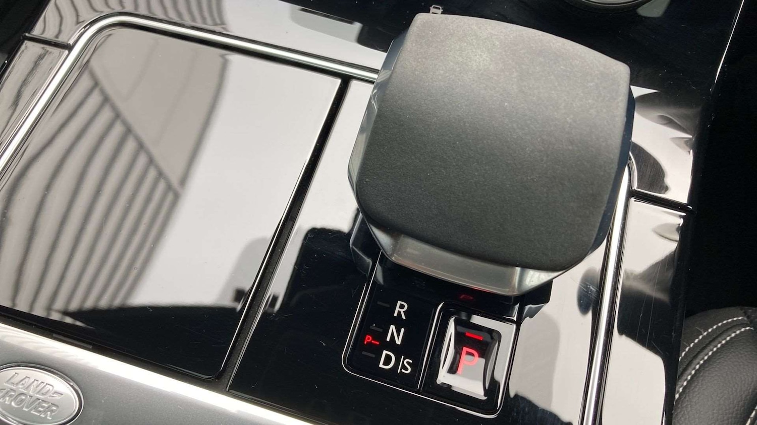 Used Land Rover Range Rover Velar 2023 for sale - 77811092: Photo 13