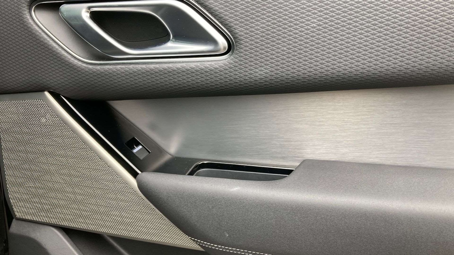 Used Land Rover Range Rover Velar 2023 for sale - 77811092: Photo 35