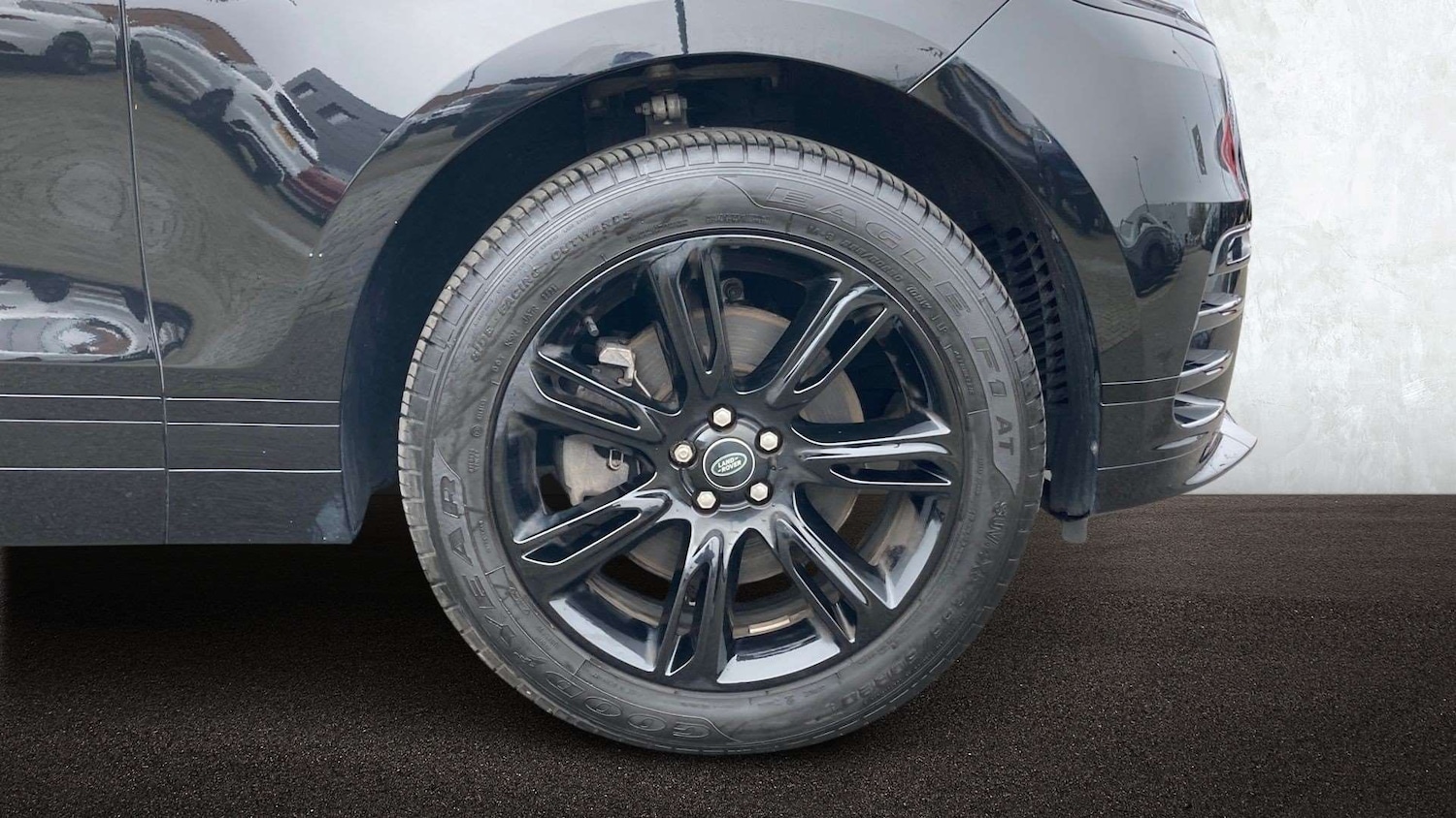 Used Land Rover Range Rover Velar 2023 for sale - 77811092: Photo 8