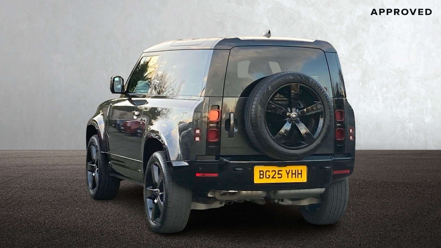 Used Land Rover Defender 2025 for sale - 76636776: Photo 2