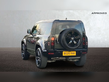 Used Land Rover Defender 2025 for sale - 76636776: Photo