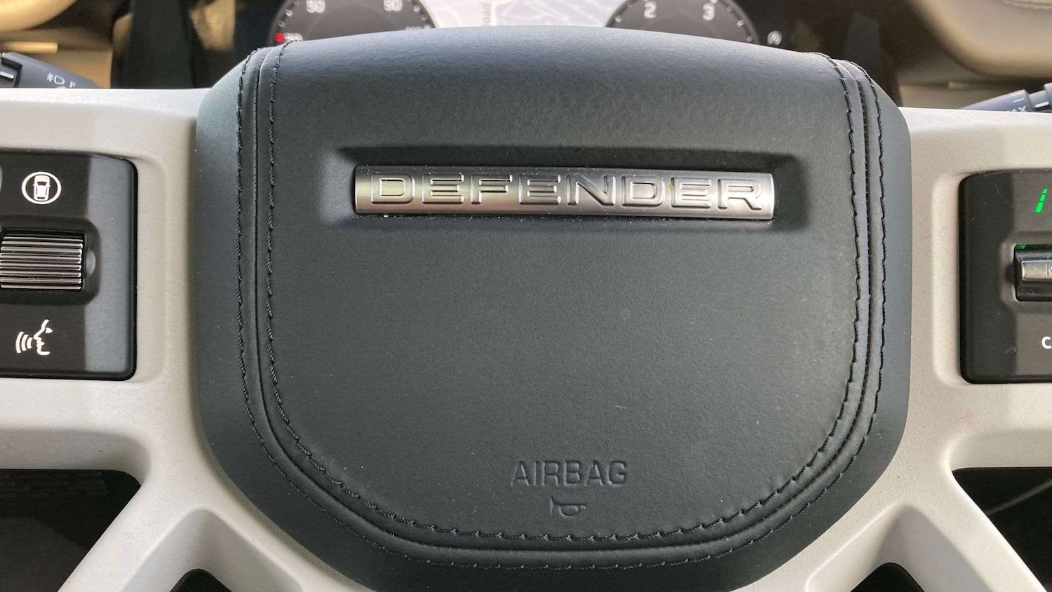 Used Land Rover Defender 2025 for sale - 76636776: Photo 33