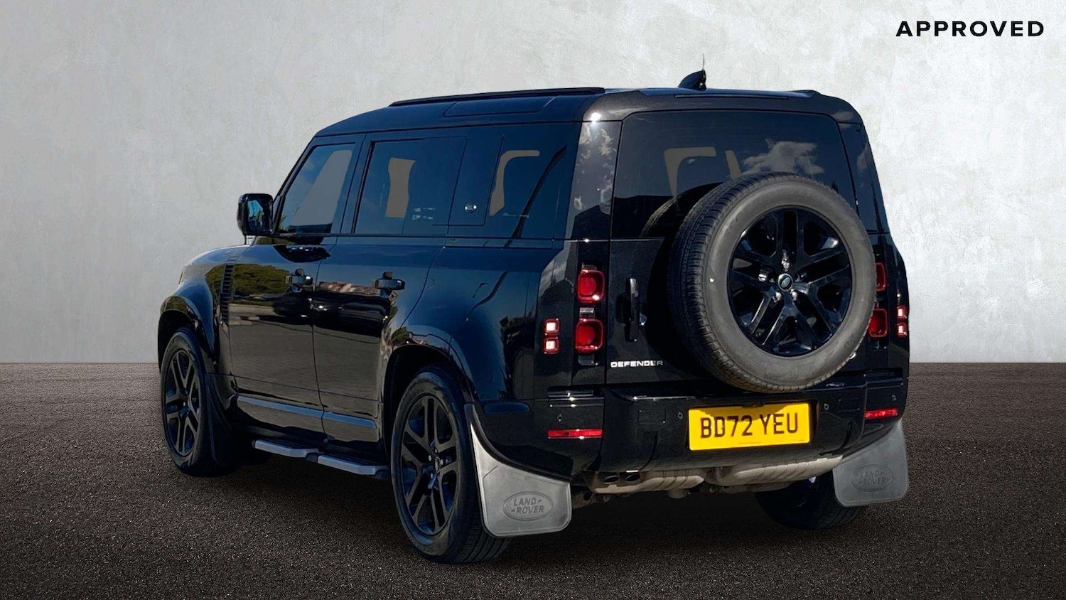 Used Land Rover Defender 2022 for sale - 76460667: Photo 2