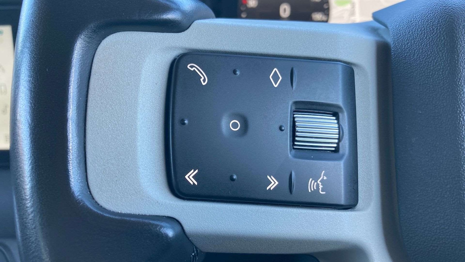 Used Land Rover Defender 2022 for sale - 76460667: Photo 27