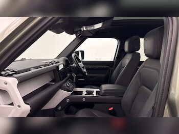 Used Land Rover Defender 2024 for sale - 77472535: Photo