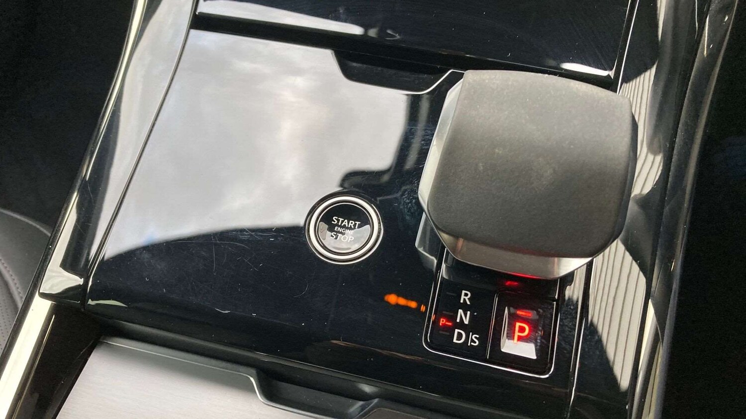 Used Land Rover Range Rover Sport 2024 for sale - 77361425: Photo 13