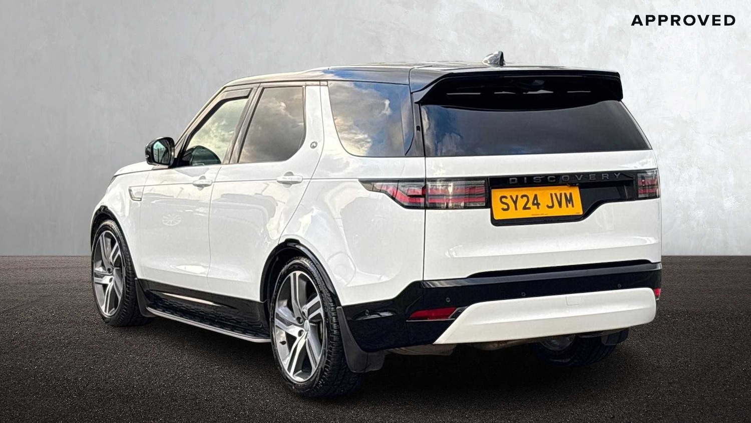 Used Land Rover Discovery 2024 for sale - 76460473: Photo 2