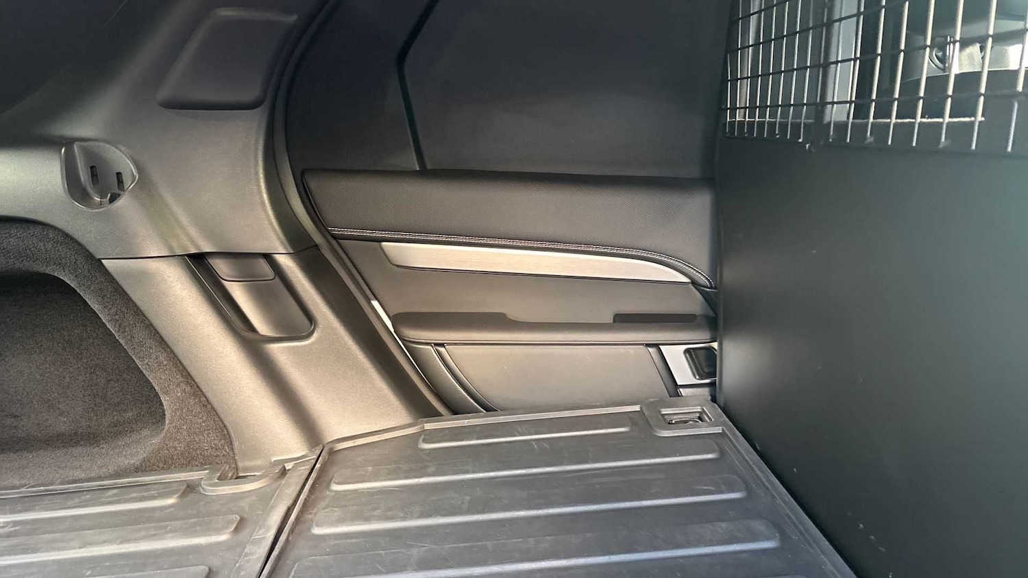 Used Land Rover Discovery 2024 for sale - 76460473: Photo 20