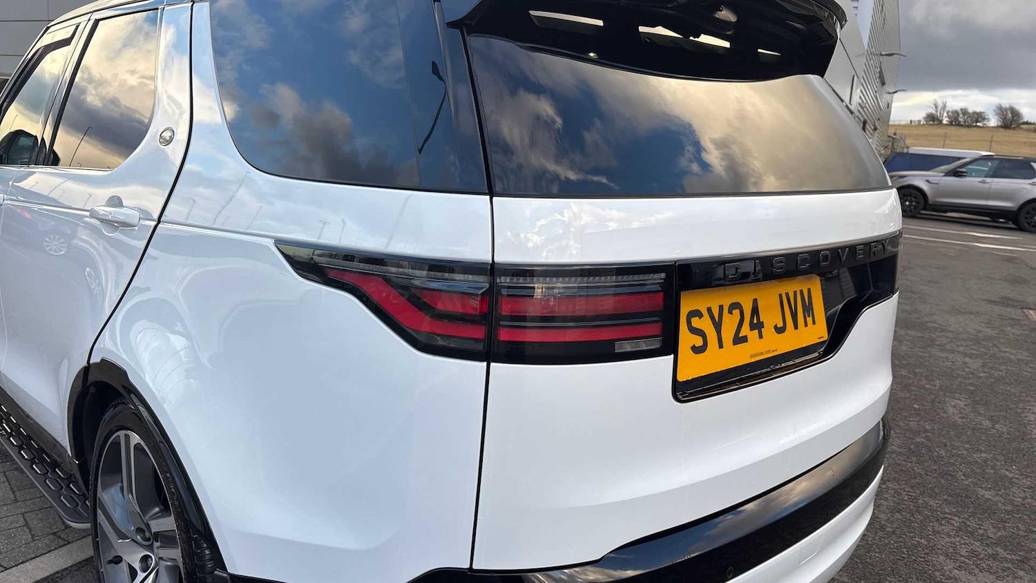 Used Land Rover Discovery 2024 for sale - 76460473: Photo 32