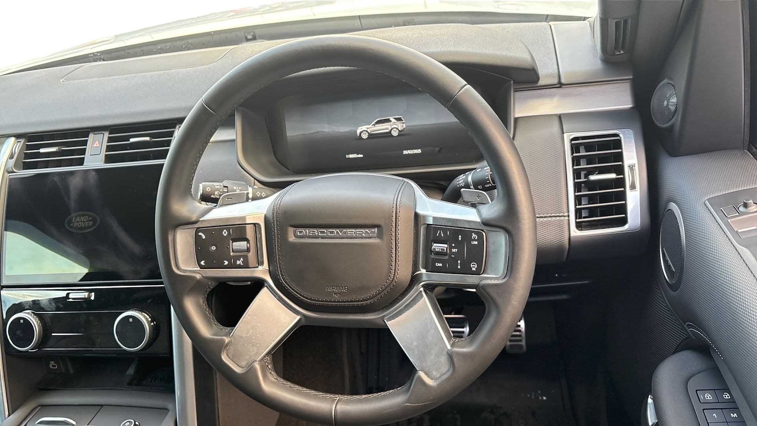 Used Land Rover Discovery 2024 for sale - 76460473: Photo 35