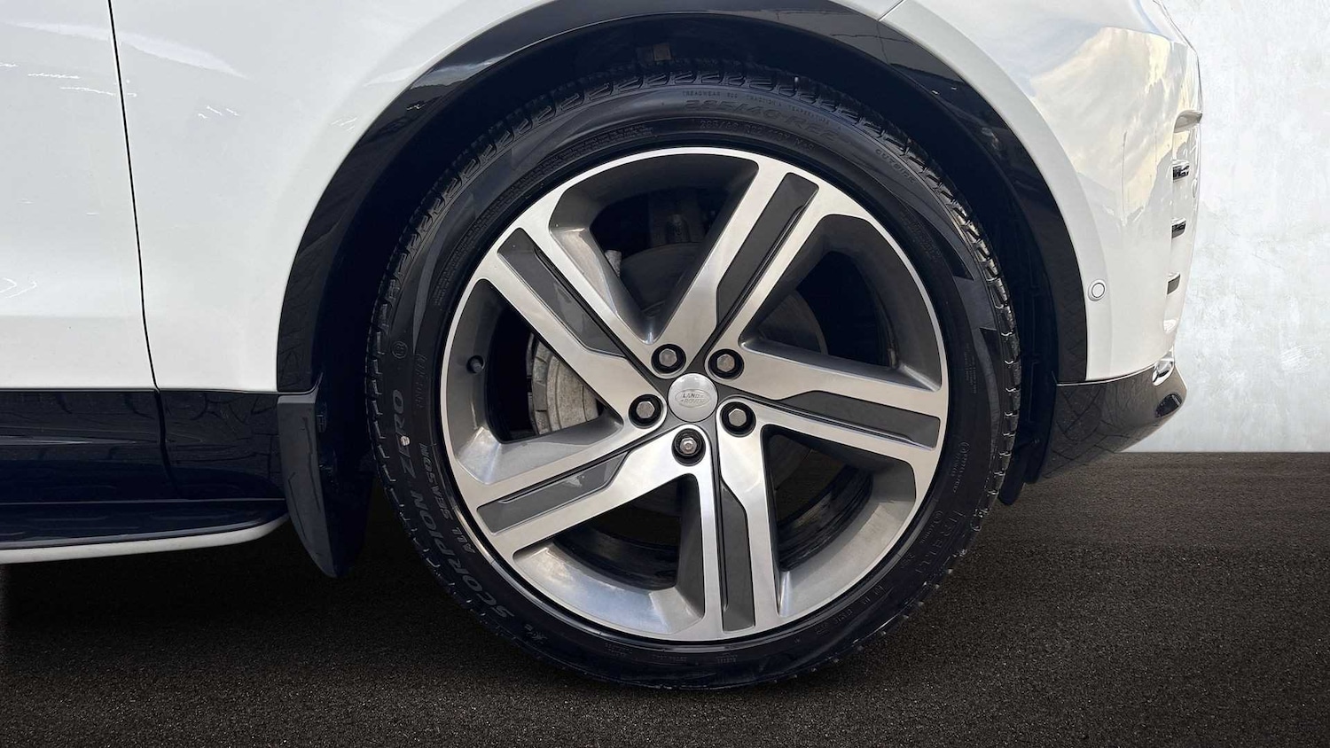 Used Land Rover Discovery 2024 for sale - 76460473: Photo 7