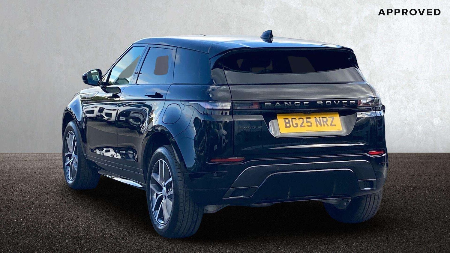 Used Land Rover Range Rover Evoque 2025 for sale - 77795638: Photo 2