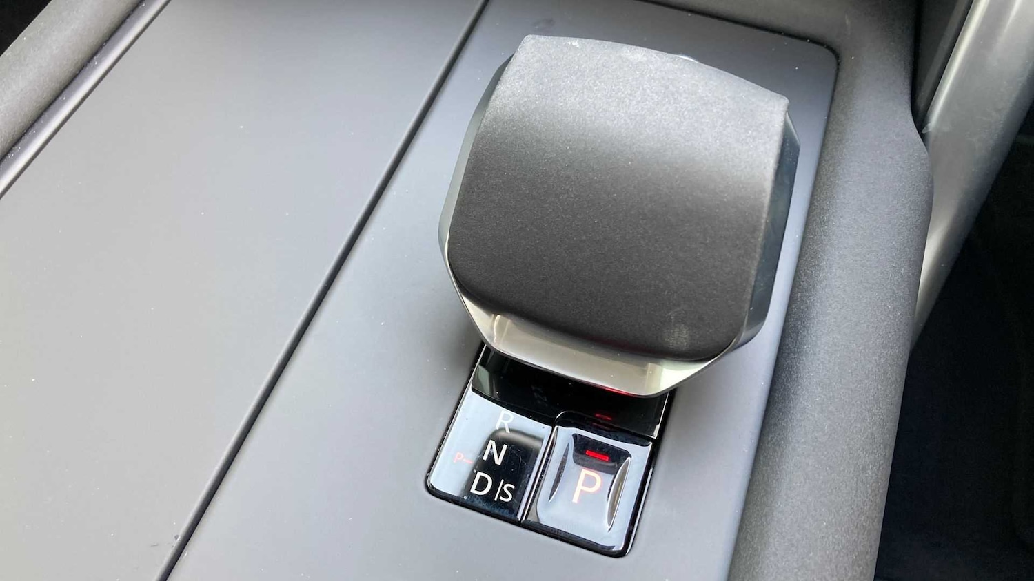 Used Land Rover Discovery 2025 for sale - 76459957: Photo 13