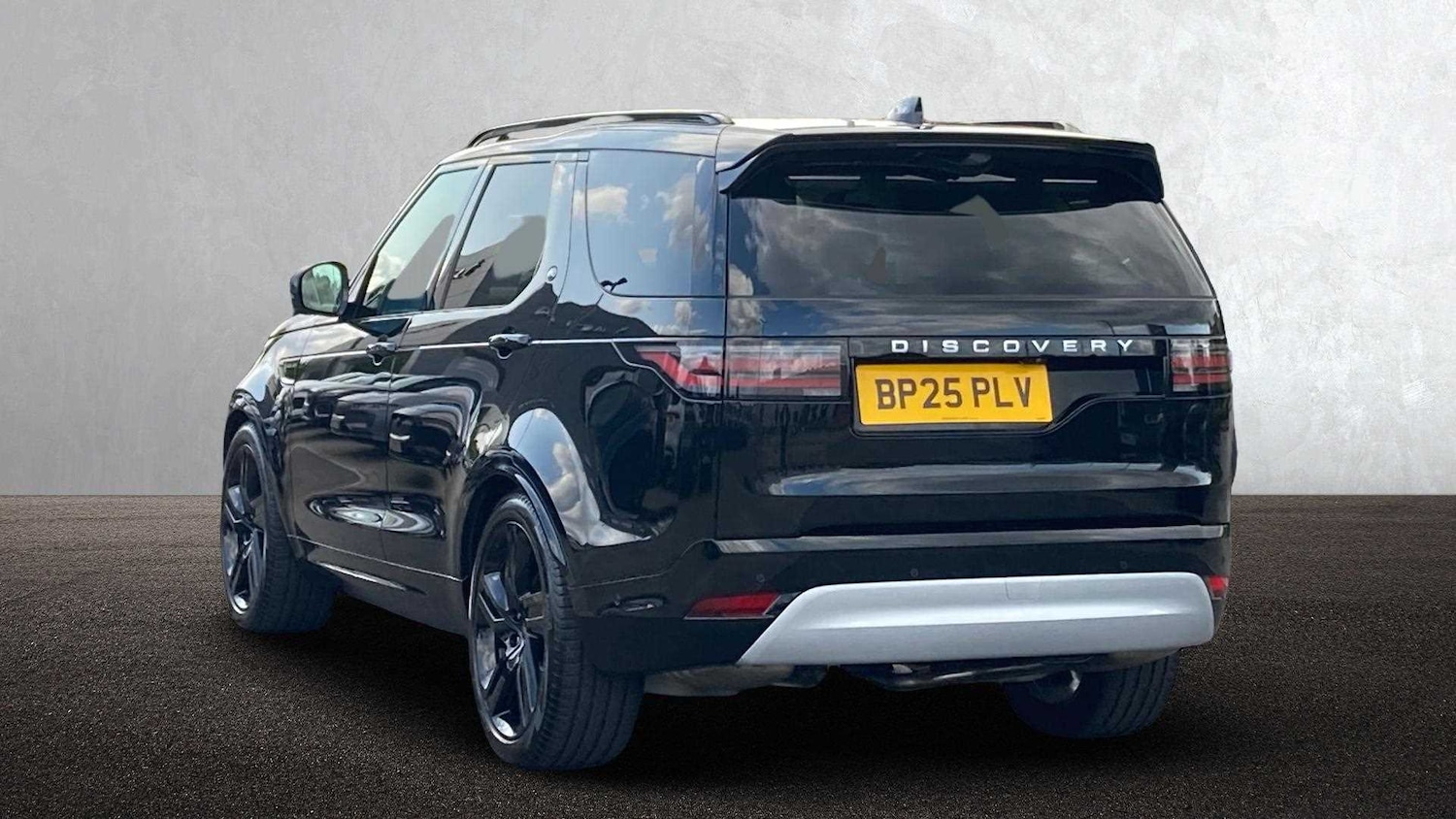 Used Land Rover Discovery 2025 for sale - 76459957: Photo 2