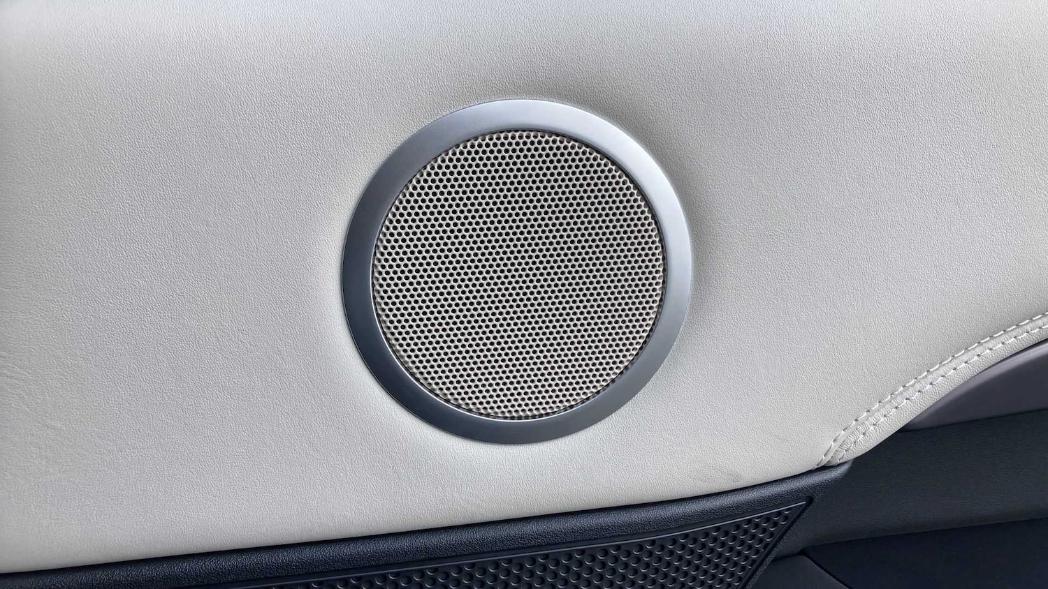 Used Land Rover Discovery 2025 for sale - 76459957: Photo 30