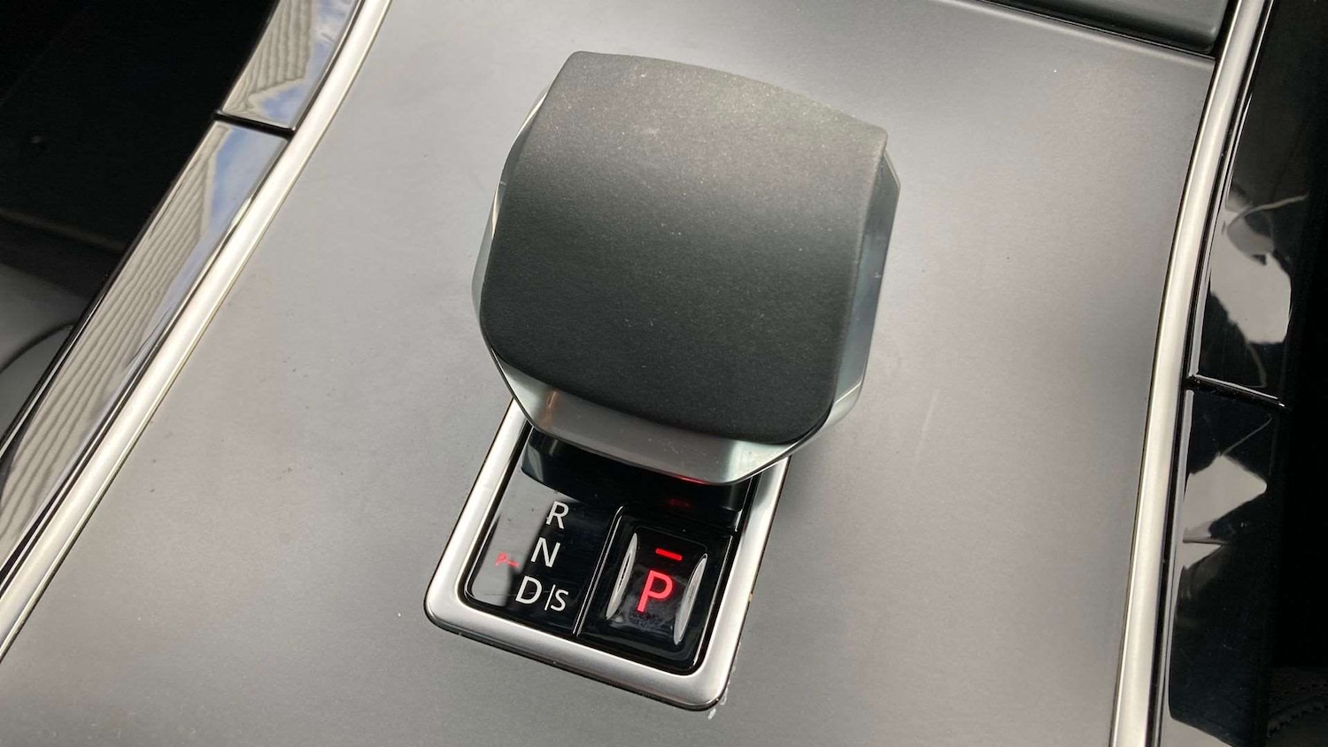 Used Land Rover Range Rover Evoque 2025 for sale - 76460636: Photo 13